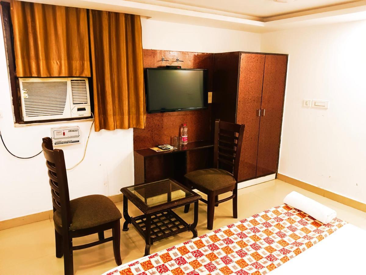 Hotel De Tark Near Igi Airport Delhi 新德里 外观 照片