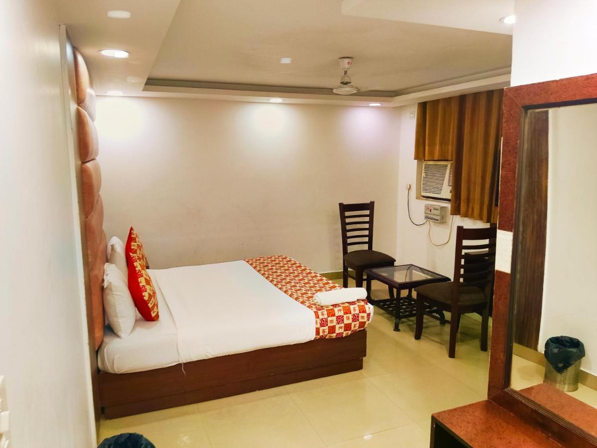 Hotel De Tark Near Igi Airport Delhi 新德里 外观 照片